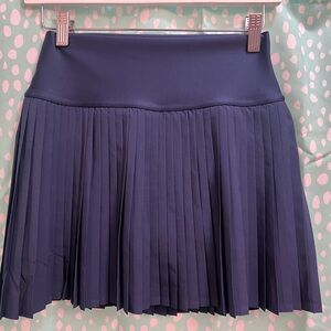 Alo Yoga navy pleated skirt